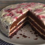 Բաղադրիչների հետաքրքիր համադրությամբ լոբով տաք աղցան