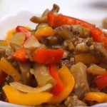 Կաղամբով և հավի կրծքամսով աղցան