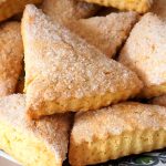 Կաղամբով կարկանդակներ. անուշահամ, փափլիկ և հագեցնող: