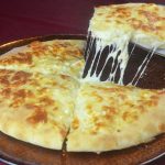 Թեյն ավելի համեղ է, երբ մատուցվում է համեղ խմորեղենով։ Արագ, բյուջետային և փափուկ թխվածք` ջեմով