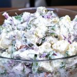 Հայկական գաթայի համն ու բույրը անփոխարինելի է: Յուրաքանչյուր հայ կին պետք է իմանա այս գաթայի պատրաստման եղանակը: Շատ փափուկ և համեղ` մածունով գաթա