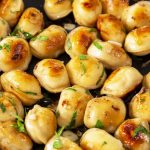 Նման տորթ պատրաստելու համար հատուկ հմտություններ հարկավոր չեն: Այս շոկոլադե տորթը կդառնա բոլորի սիրելին