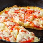 Այս աղցանը ձեր հյուրերին անպայման դուր կգա`  այն շատ համեղ է և հագեցնող: Չինական կաղամբով և լոբով աղցան