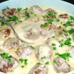 Նախաճաշել ոչ բոլորս ենք սիրում կամ հասցնում, բայց այսպիսի համեղություններն անտարբեր չեն թողնում: Պանրե խողովակներ