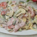 Երբ ուտեստը կարող է լինել և՛ հրաշալի նախաճաշ, և՛ շատ համեղ ճաշ: Կարտոֆիլով և նրբերշիկով տաք ուտեստ