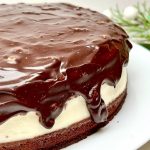 Պատրաստվում է արագ, համեղ է և հարմար թե՛ ամենօրյա, թե՛ տոնական սեղանի համար: Սնկով և կորեական գազարով աղցան