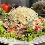 Այս ուտեստը կլրացնի և էլ ավելի կգեղեցկացնի ձեր ընթրիքի սեղանը: Լցոնած պղպեղ` սոուսով