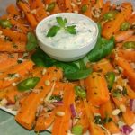 Ընդամենը 20 րոպե, և նախուտեստը պատրաստ է: Ծովախեցգետնի ծողիկներով և լավաշով ռուլետ