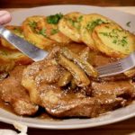 Հրաշալի նախուտեստ, որը միանգամից կվերջանա սեղանից: Կարտոֆիլով նրբաբլիթներ