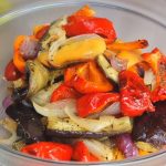 Պատրաստեք օգտակար, համեղ և բավականին հեշտ աղցան: Սալորաչրով աղցան