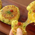 Ընթրիքը կարող է լինել և՛ համեղ, և՛ գեղեցիկ, և ՛ հագեցնող: կարտոֆիլով և կաղամբով ջեռեփուկ