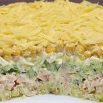 Տոնական սեղանին` տոնական աղցան, որը հենց առաջինը կվերջանա ձեր սեղանից: Աղցան «Նվեր»