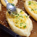 Այս աղցանը սիրում են հատկապես տղամարդիկ, որի համար էլ ստացել է հենց ա՛յս անվանումը` «Որսորդական»