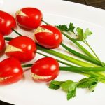 Պատրաստելով սա՛, դուք կունենաք և՛ աղցան, և՛ նախուտեստ: Աղցան-նախուտեստ կրեկերով