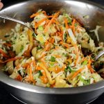 Ընտանիքի անդամները չեն դադարի ձեզ շնորհակալություն հայտնել այսպիսի համեղ և հագեցնող ընթրիքի համար: Տապակած կարտոֆիլ և միս