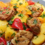 Այսպիսի ուտեստն ուղղակի անգնահատելի է: Աղացած միսը բանջարեղենով` ջեռոցում