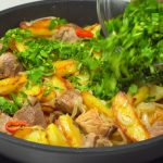 Թե ինչպիսի համեղ աղցան կարելի է պատրաստել ամենահասանելի մթերքներից՝ տես այս բաղադրատոմսում։ Կարմիր լոբով աղցան