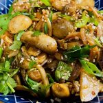 Ձեր ընտանիքը շնորհակալ կլինի այսպիսի ընթրիքի համար՝ համեղ, ախորժելի, գունեղ և յուրօրինակ։ Լավաշով ռուլետներ՝ սոուսով