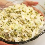 Այս նախուտեստը կզարդարի ձեր տոնական սեղանը և՛ իր տեսքով, և՛ յուրօրինակ համով։ Ավոկադոյով և լոլիկով նախուտեստ