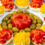 Ամենապարզ, բայց և շատ համեղ բաղադրատոմսերից մեկը։ Համեղ և հագեցնող ընթրիքն ապահովված է։ Մսով և կարտոֆիլով ուտեստ՝ ջեռոցում