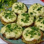 Այս աղցանն այնքան համեղ է, որ սեղանին երկար չի մնա։ Լոբով և ծովախեցգետնի ձողիկներով աղցան