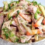 Այո, բանջարեղենով էլ կարելի է պիցցա պատրաստել և այնքա՜ն համեղ, ինչպիսինն այս բաղադրատոմսն է։ Բանջարեղենային պիցցա